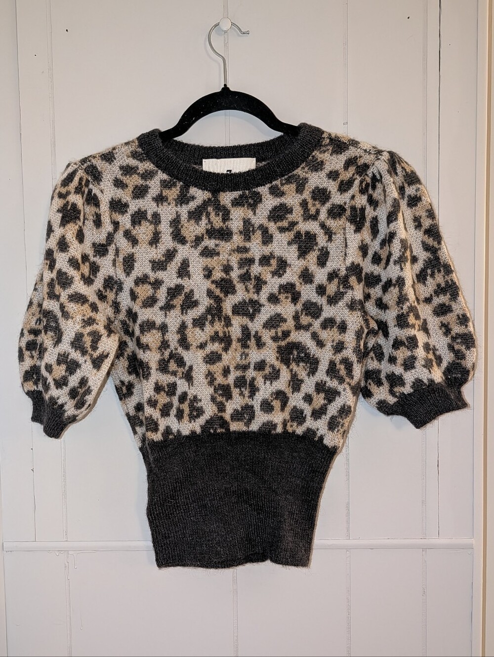 XS 7FAM Leopard Print Puff Sleeve Sweater - Gray & Cream